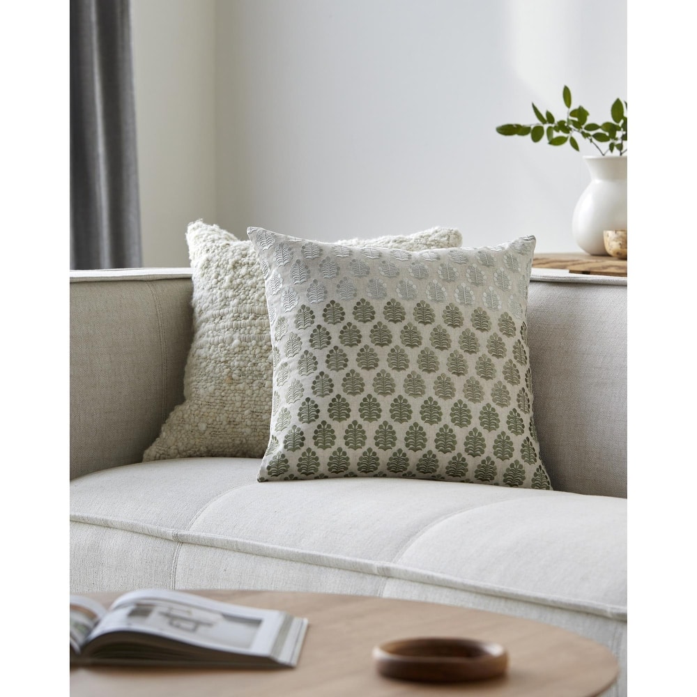 Erick Traditional Geometric Accent Pillow