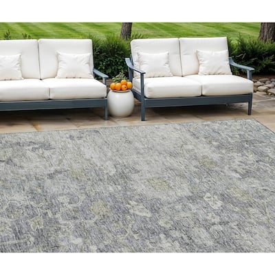 HomeRoots Oriental Traditional Rectangle Outdoor Rug