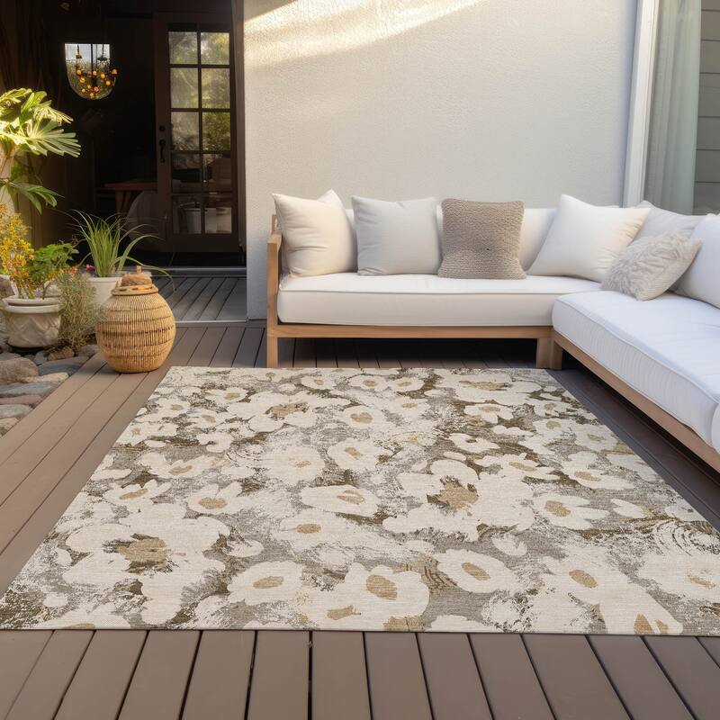 Machine Washable Indoor/ Outdoor Modern Daisy Chantille Rug