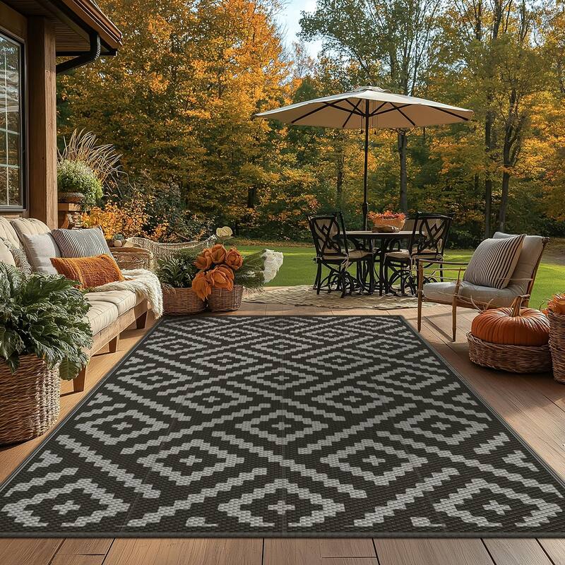 Reversible Charcoal Geometric Flat-Weave Recyclable Outdoor Rug