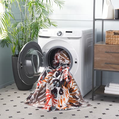 SAFAVIEH Malibu Adalberta Machine Washable Slip Resistant Rug