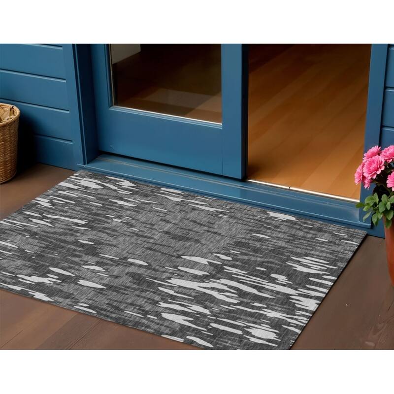 HomeRoots Abstract Transitional Rectangle Outdoor Rug - 3' x 5'