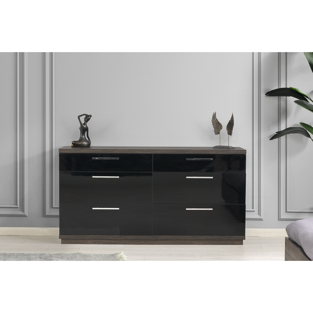 Shiny store black dresser