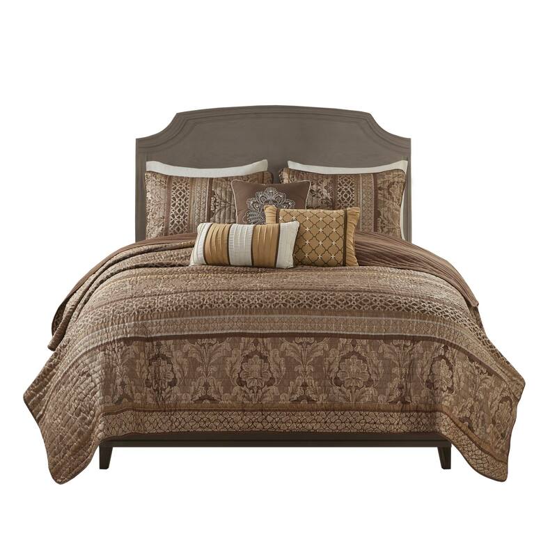 Madison Park Venetian 6 Piece Jacquard Quilt Set with Throw Pillows