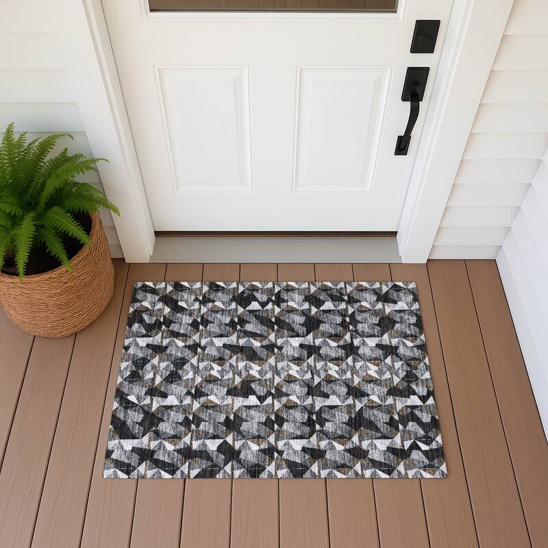 Machine Washable Indoor/ Outdoor Chic Hooper Chantille Rug - Black - 1'8" x 2'6"