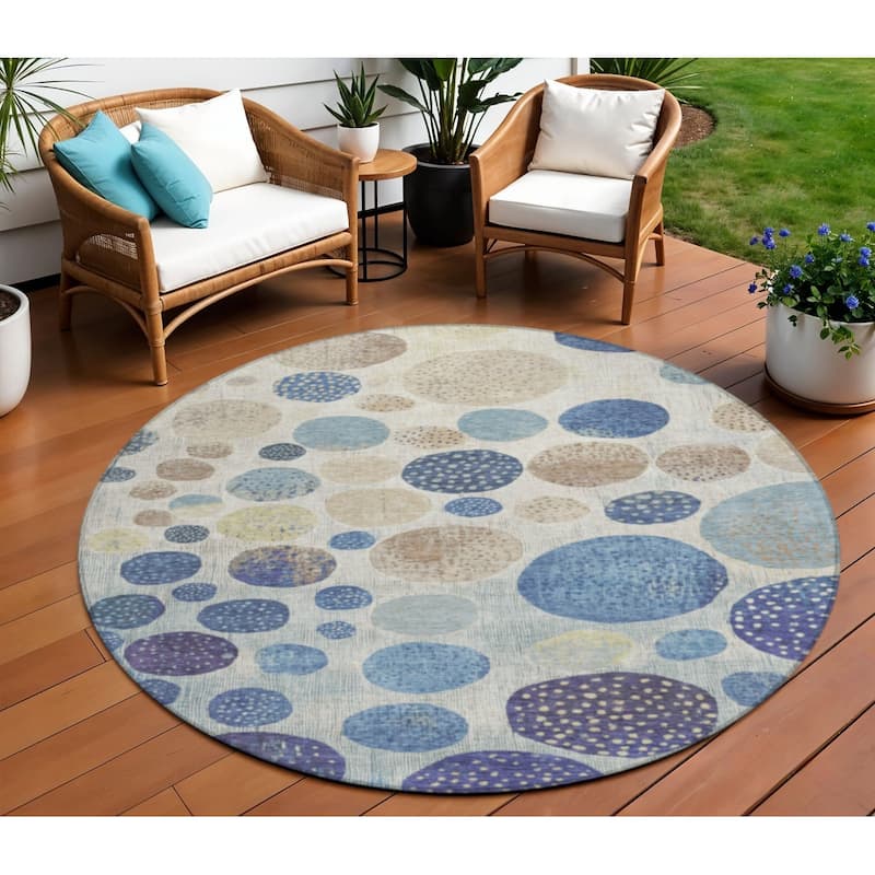 HomeRoots Geometric Transitional Rectangle Outdoor Rug - 8' Round