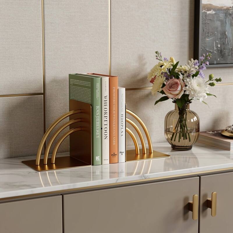 HomeRoots Set of Two Gold Metal Geo Arch Decorative Bookends - 5.91 in. x 5.91 in. x 4.72 in. - Gold - 5.91 in. x 5.91 in. x 4.72 in.