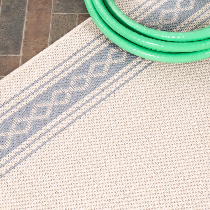 JONATHAN Y Havana Classic Diamond Border Indoor/Outdoor Area Rug