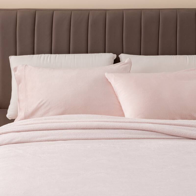 Great Bay Home Extra Soft Cozy Velvet Plush Solid Bed Sheet Set