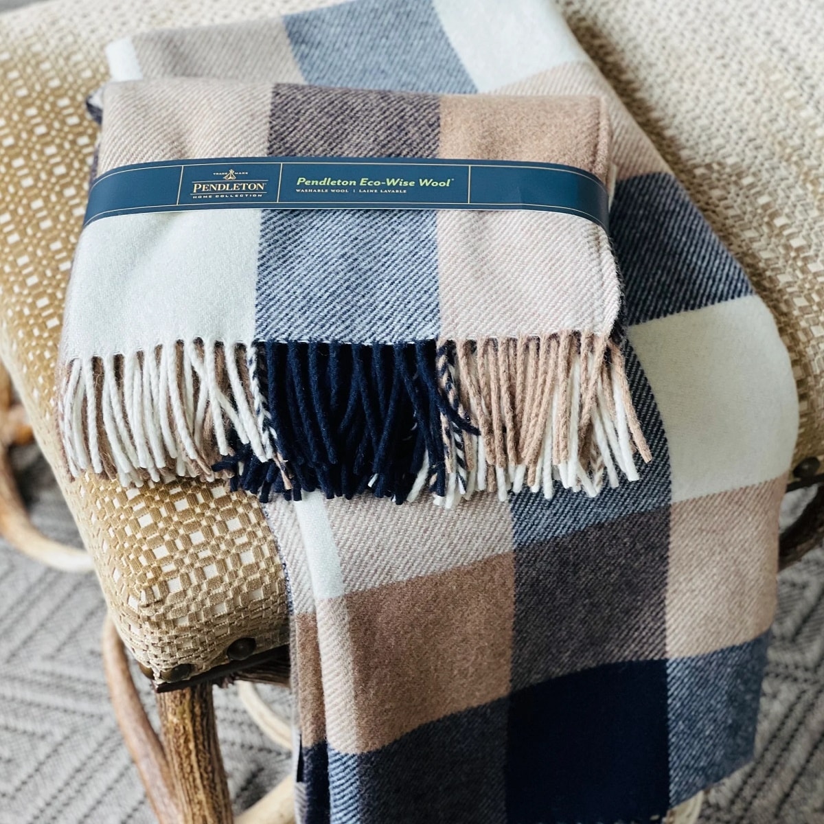 Pendleton Eco-wise Navy / Camel Fringed Throw - Thumbnail 4