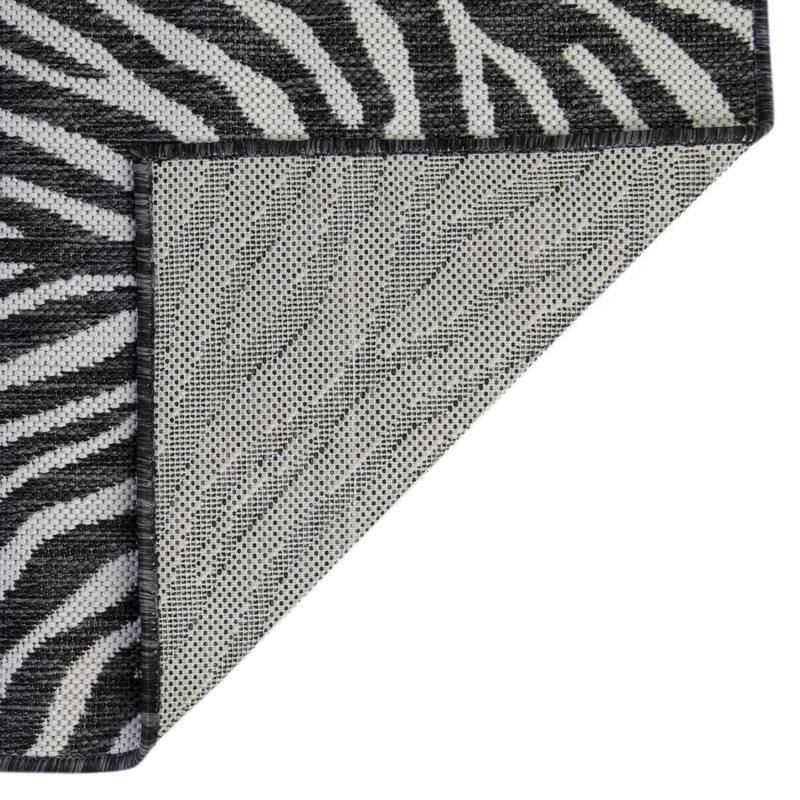 Outdoor Gallery Collection Area Rug