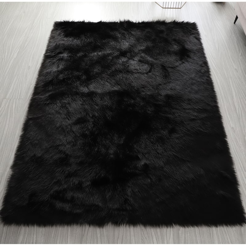 84 in L Ultra Soft Fluffy Faux Fur Sheepskin Area Rug - 6' x 7'