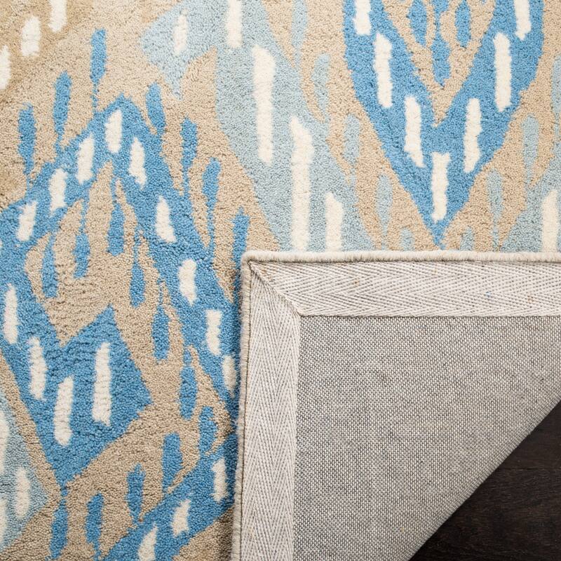 SAFAVIEH Handmade Wyndham Montana Modern Wool Rug