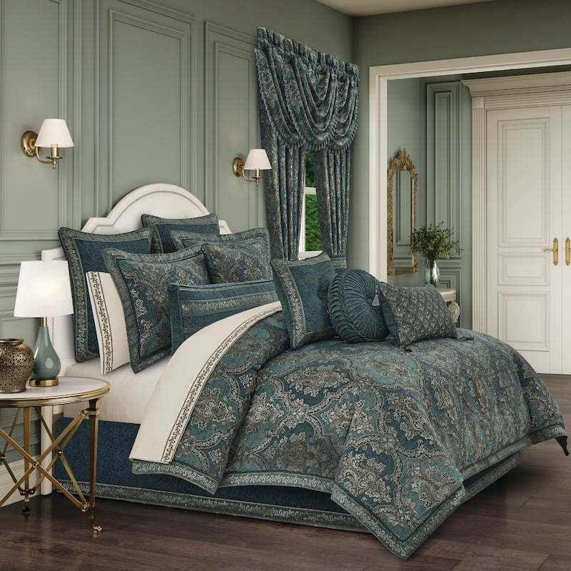 Nancy Comforter Set