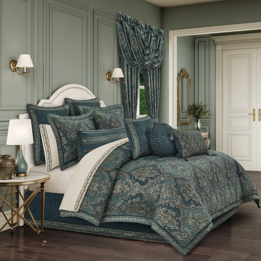 Nancy Comforter Set