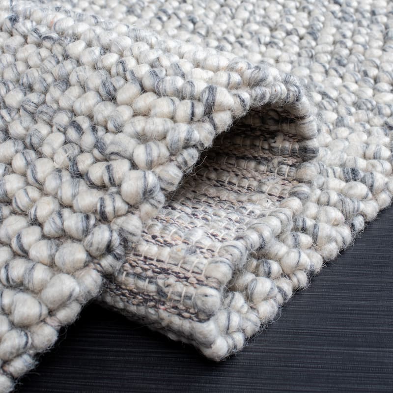 SAFAVIEH Handmade Natura Gerta Wool Rug