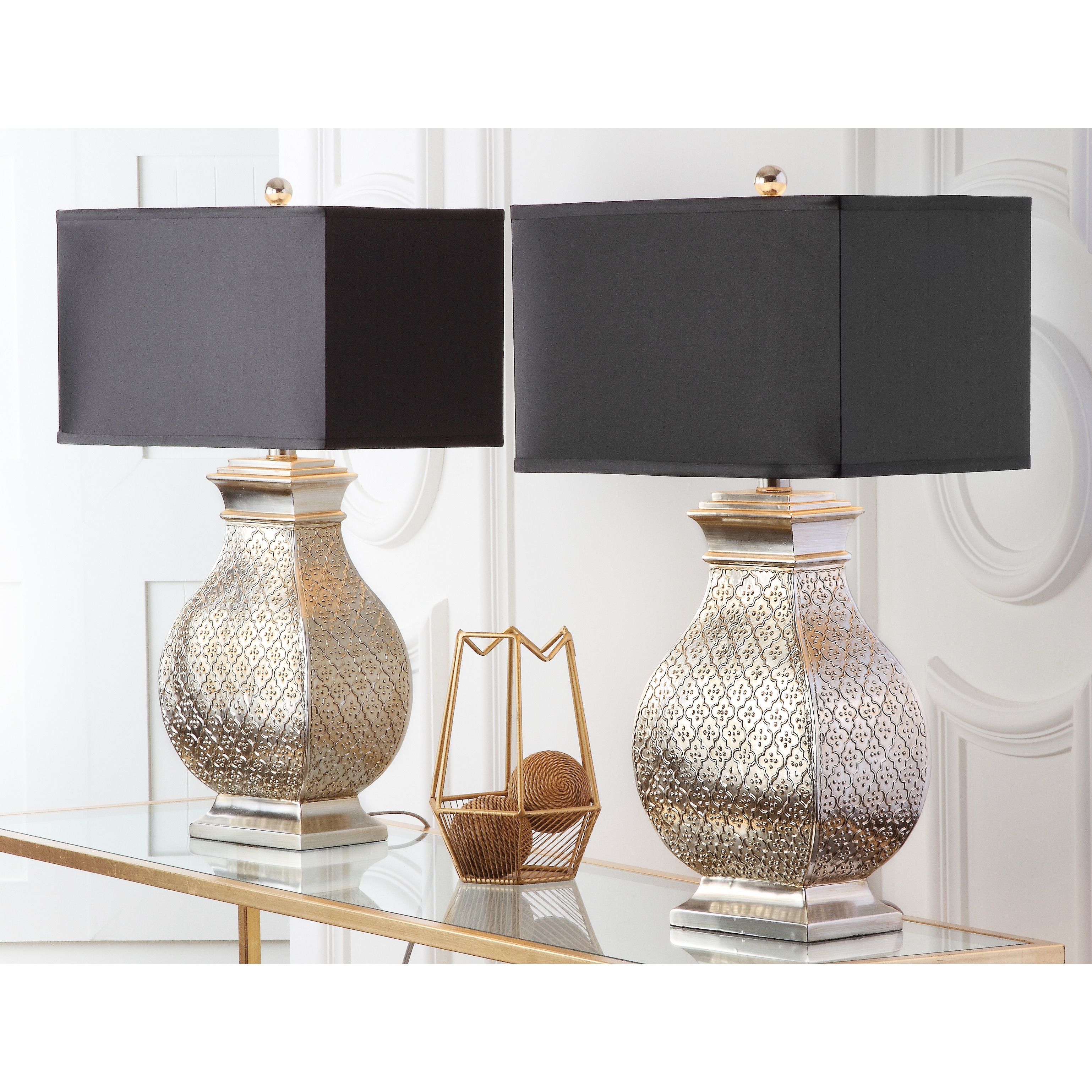 SAFAVIEH Lighting Wiltrud 30-inch Spain Silver Finish Table Lamp (Set of 2) - 16"x11"x29" - 16Wx11Dx29H