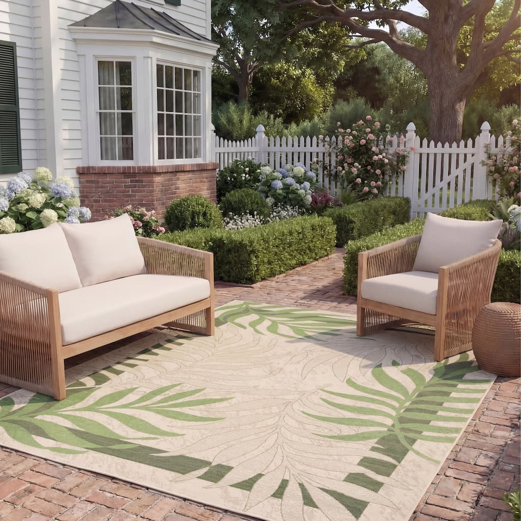 SAFAVIEH Courtyard Idun Botanical Indoor/ Outdoor Waterproof Patio Backyard Rug
