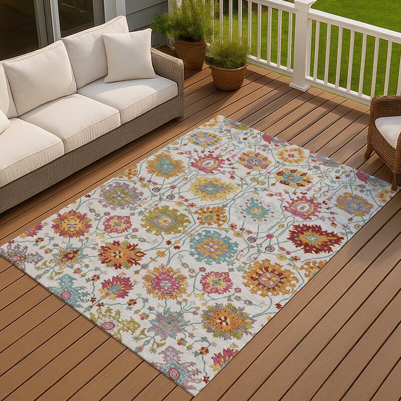 Machine Washable Indoor/ Outdoor Traditional Kashan Chantille Rug - Ivory - 5' x 7'6"