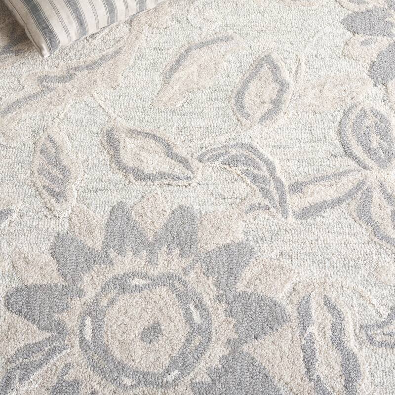 SAFAVIEH Handmade Jardin Jilianna Floral Wool Rug