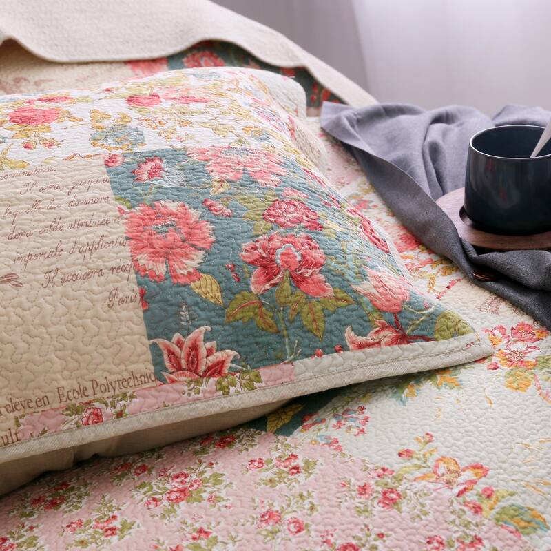 S&S Tania Floral Patchwork Print Reversible 3 Piece Cotton Quilt Set