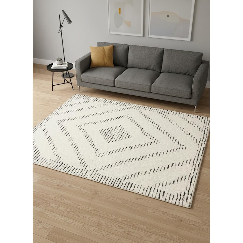 HomeRoots Geometric Modern Rectangle Area Rug - 5' X 8' - 5' X 8'