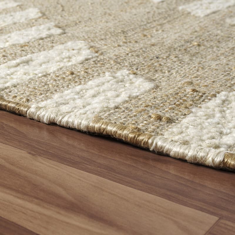 Sevita Natural/Ivory Farmhouse Area Rug