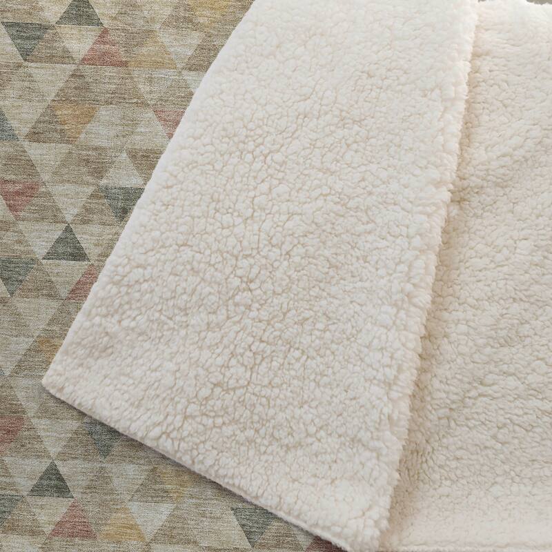 Premium Machine Washable Modern Diamonds Sherpa Throw Blanket