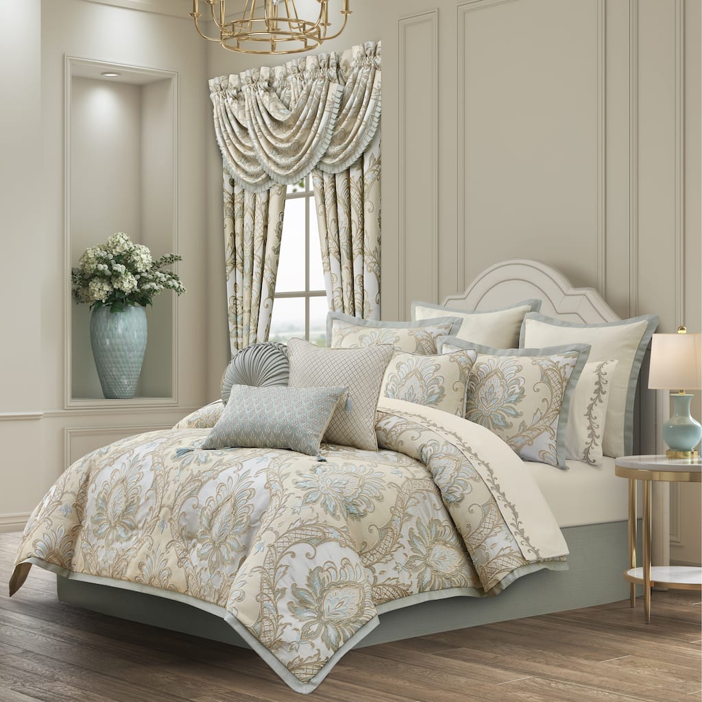 J. Queen New York Rita King Comforter Set