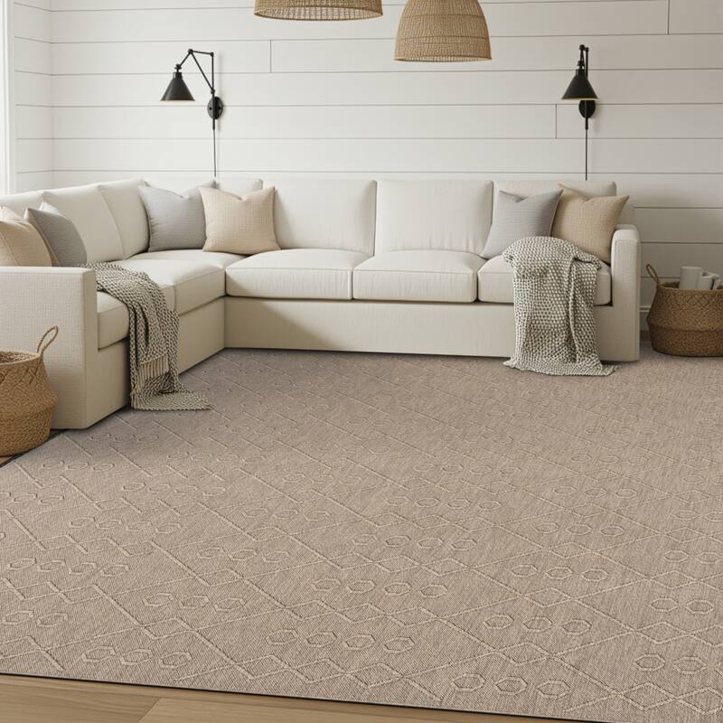 Alameda Solid Color Geometric Machine Washable Indoor Area Rug