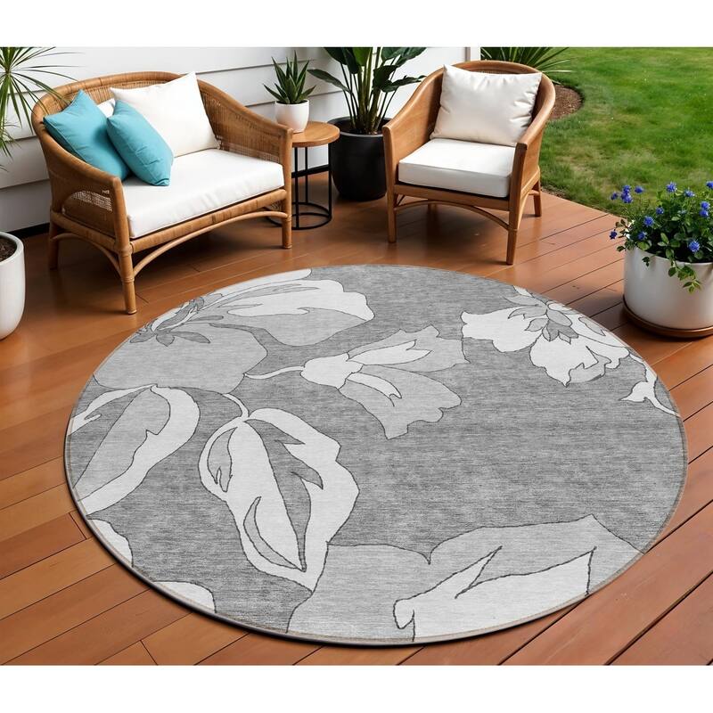 HomeRoots Floral Transitional Rectangle Outdoor Rug - 8' Round