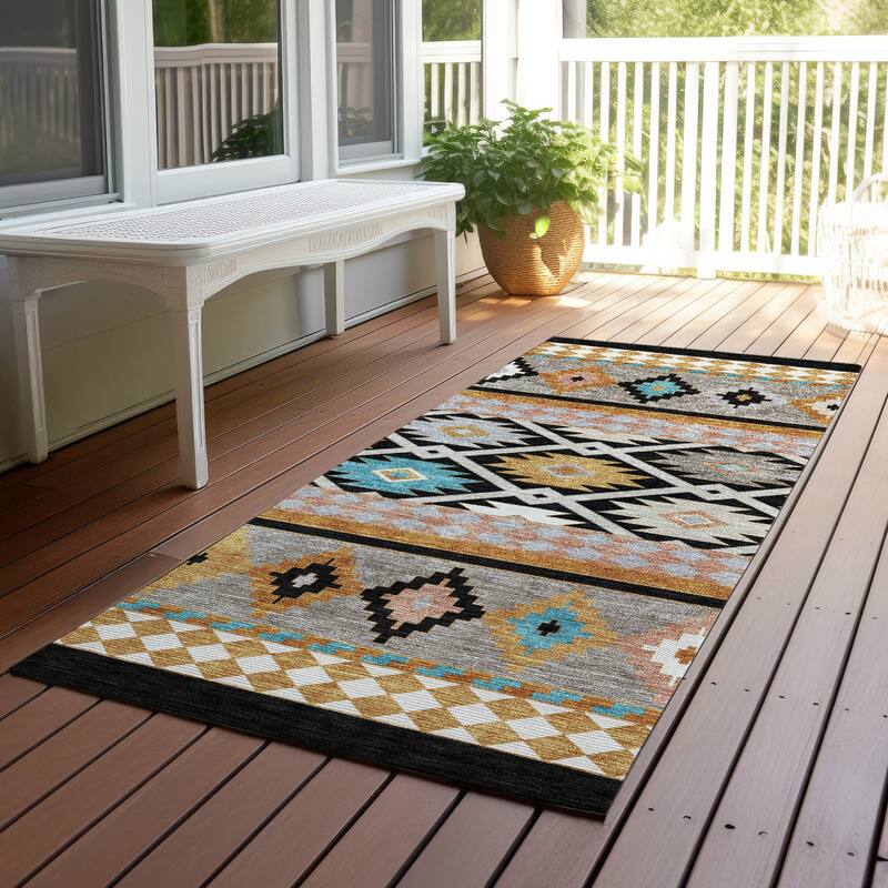 Machine Washable Indoor/ Outdoor Global Clemente Chantille Rug - Black - 2'3" x 7'6"