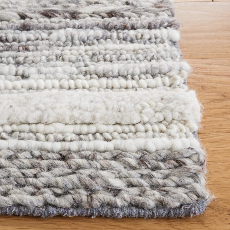 SAFAVIEH Handmade Casablanca Shag Gratianne Stripe Wool Rug