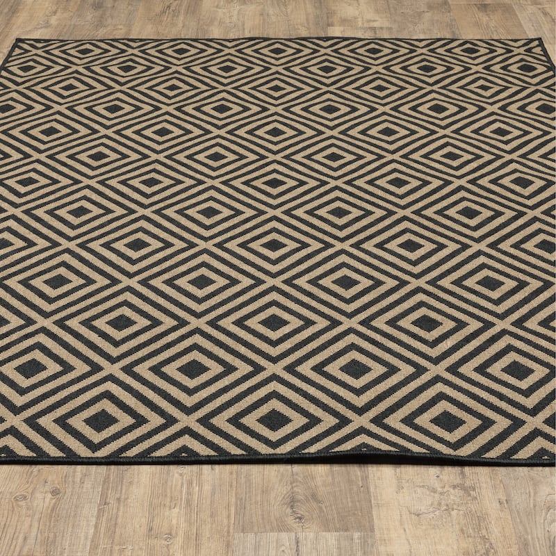 Vista Home Malta Black/Tan Diamond Indoor-Outdoor Rug.