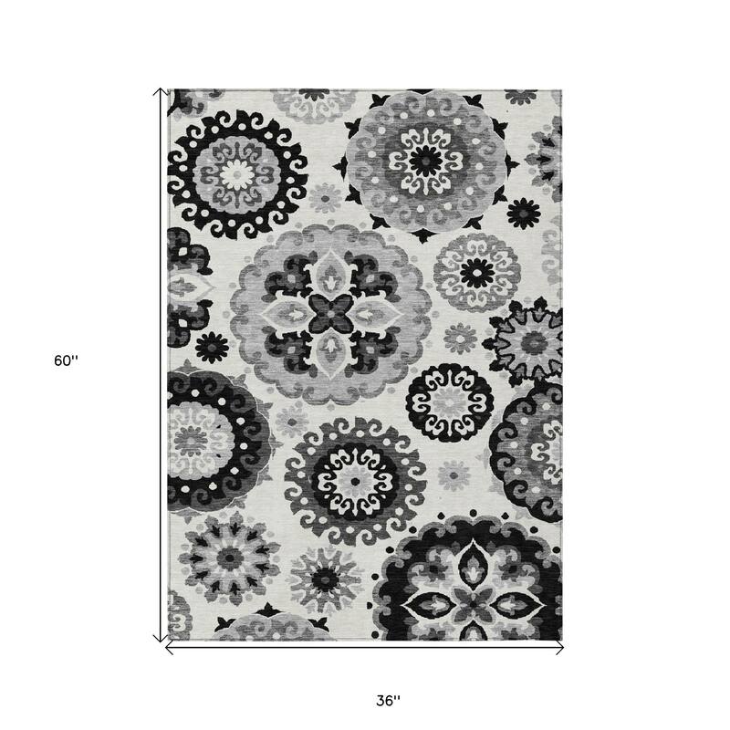 HomeRoots Floral Medallion Transitional Rectangle Outdoor Rug