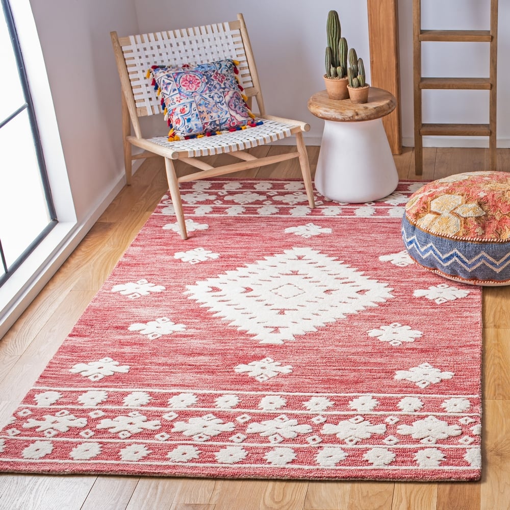 SAFAVIEH Handmade Aspen Nusreta Rustic Boho Wool Rug