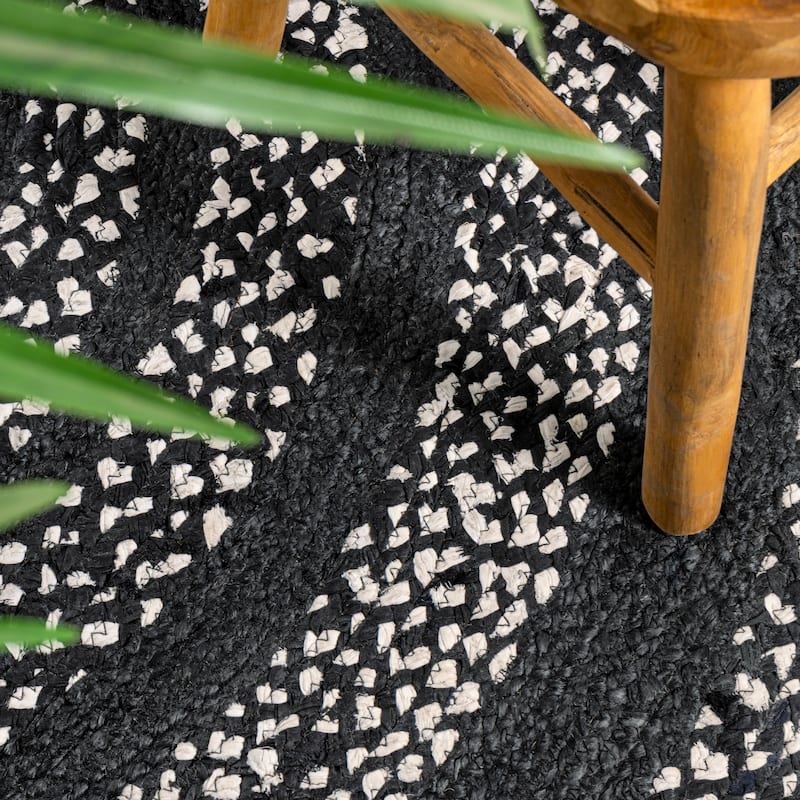 JONATHAN Y Flora Braided Bohemian Coastal Round Jute Area Rug