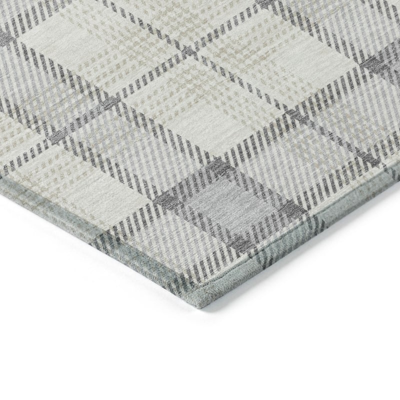 Machine Washable Indoor/ Outdoor Casual Plaid Chantille Rug