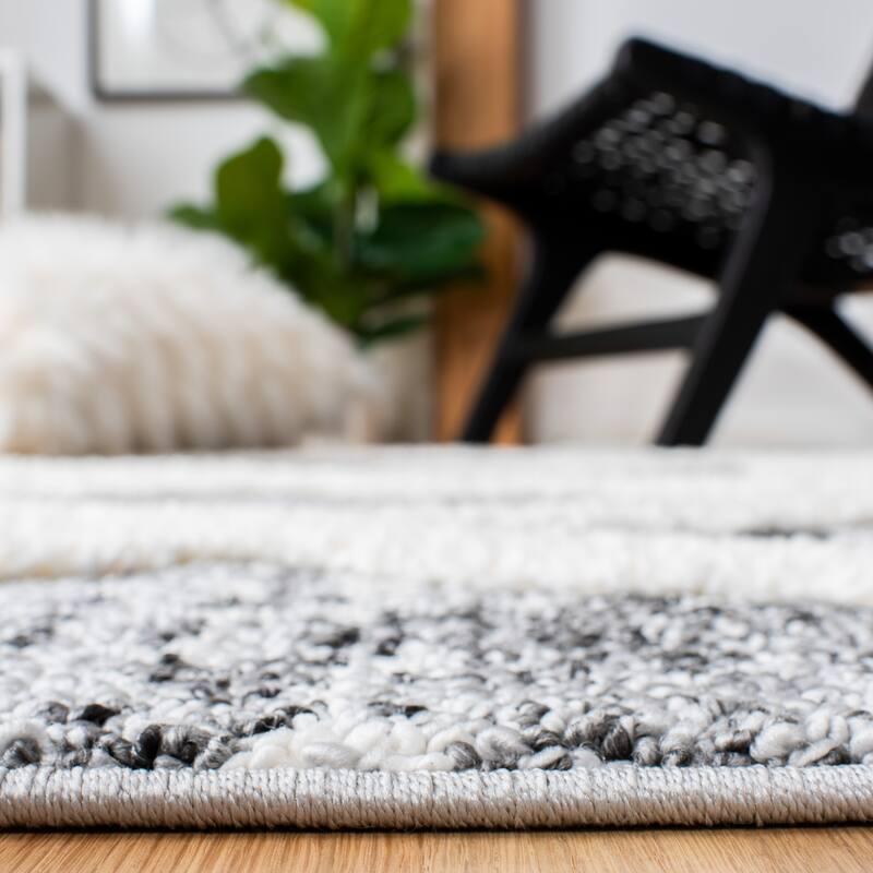 SAFAVIEH Moroccan Tassel Shag Facunda 2-inch Thick Rug