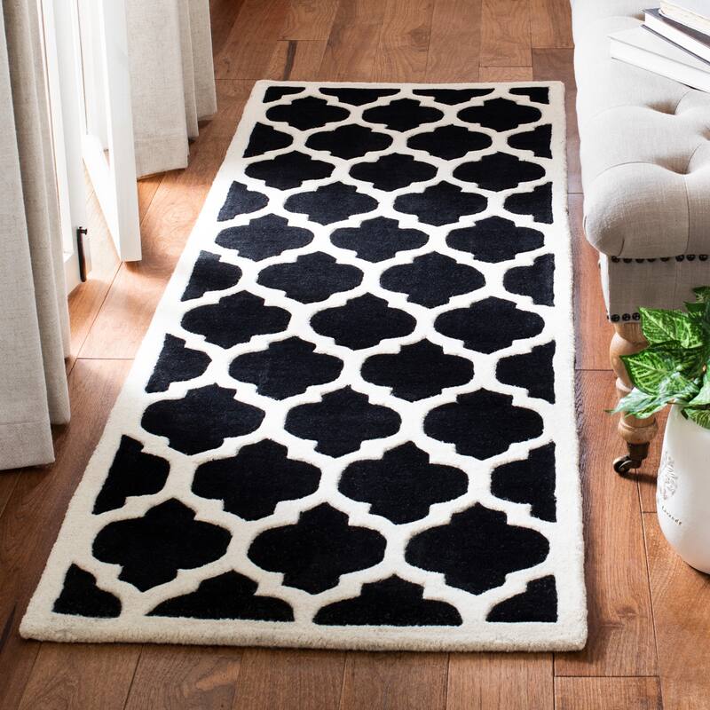 SAFAVIEH Handmade Chatham Antoanela Modern Moroccan Wool Rug - 2'3" x 9' Runner - Black/Ivory