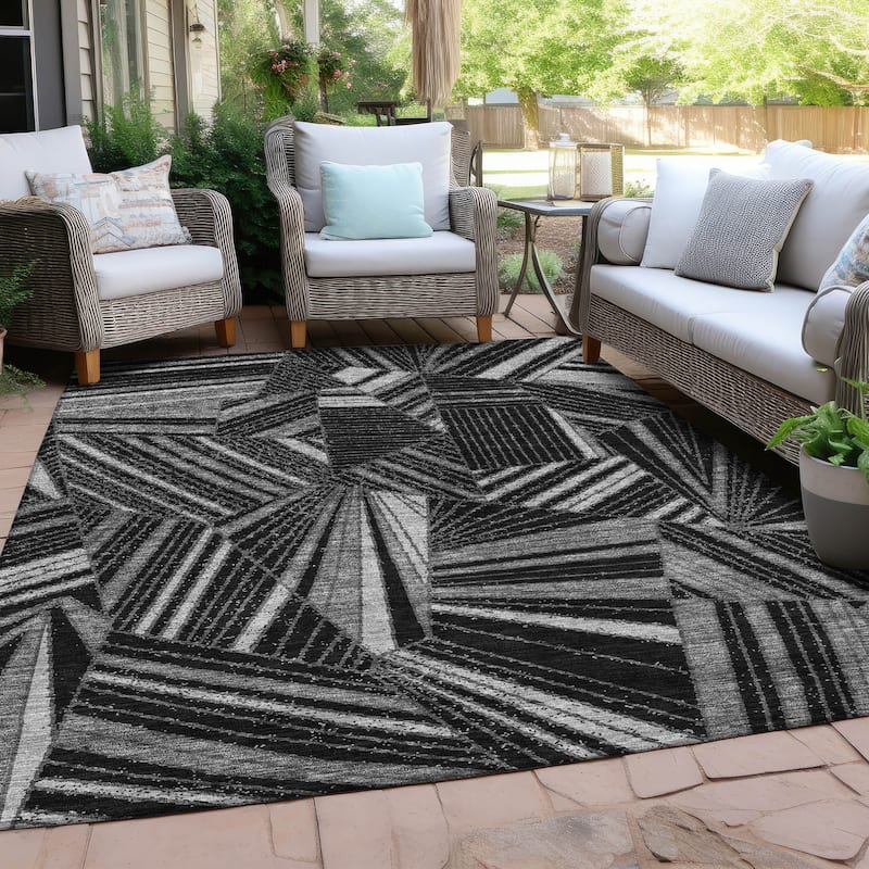Machine Washable Indoor/ Outdoor Chantille Modern Mosaic Rug - Black - 2'6" x 3'10"