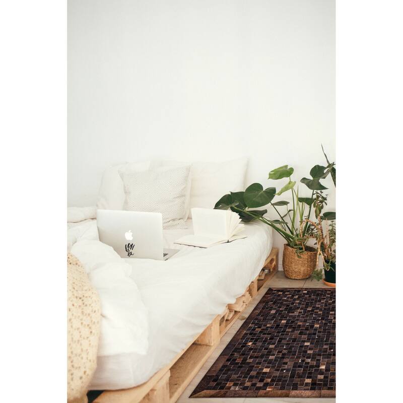 ECARPETGALLERY Handmade Cowhide Patchwork Dark Brown Leather Rug - 4'1 x 6'0