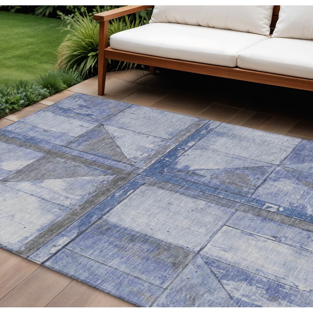 HomeRoots Geometric Transitional Rectangle Outdoor Rug