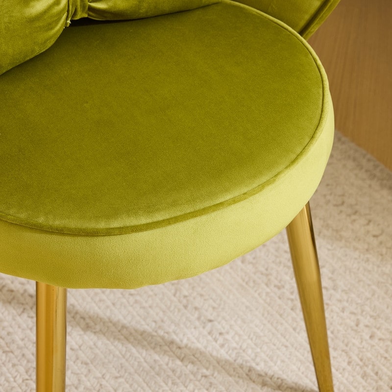 Scalloped Petal Velvet Accent Chair with Pillows