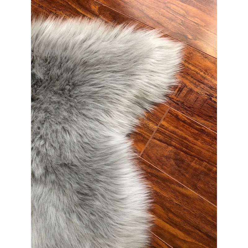 Highland Select Natural Long Wool Sheepskin 8 Pelt Shag Rug - 5'5" x 6'8"