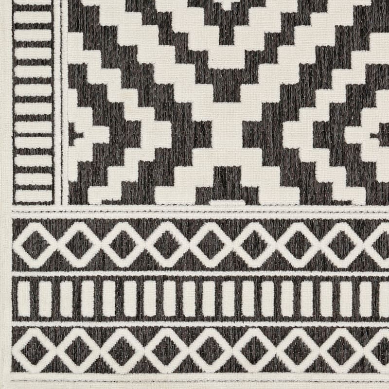 Livabliss San Diego Geometric Indoor/ Outdoor Area Rug