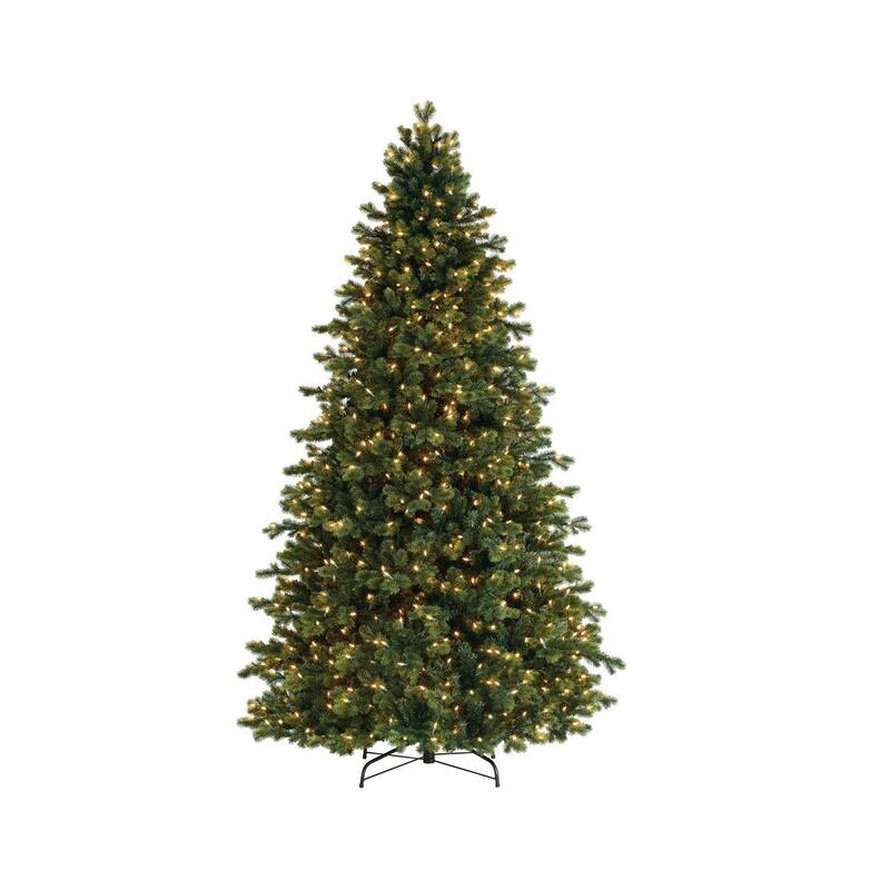 Pre-Lit Savannah Spruce Medium Artificial Christmas Tree - 7.5' - Clear Lights - 7.5 Foot