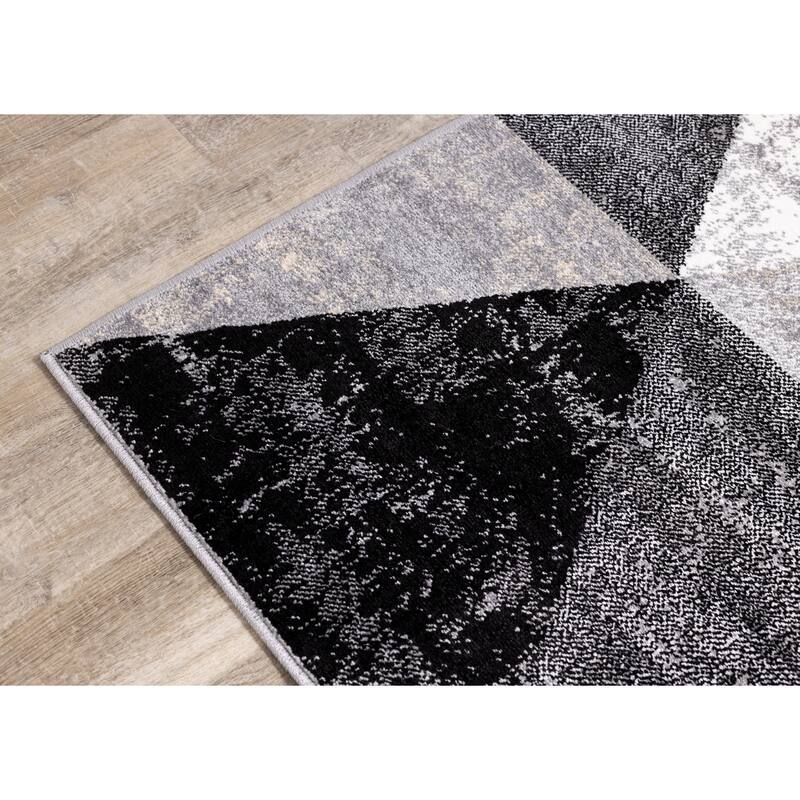 Covington Collection - Grey/Beige/Cream Distressed Triangles Rug, 3'11" x 5'7"