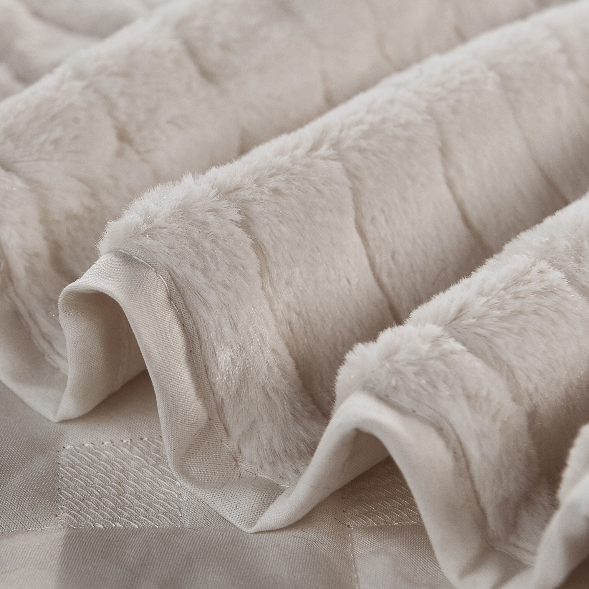 Dalmar faux on sale fur throw