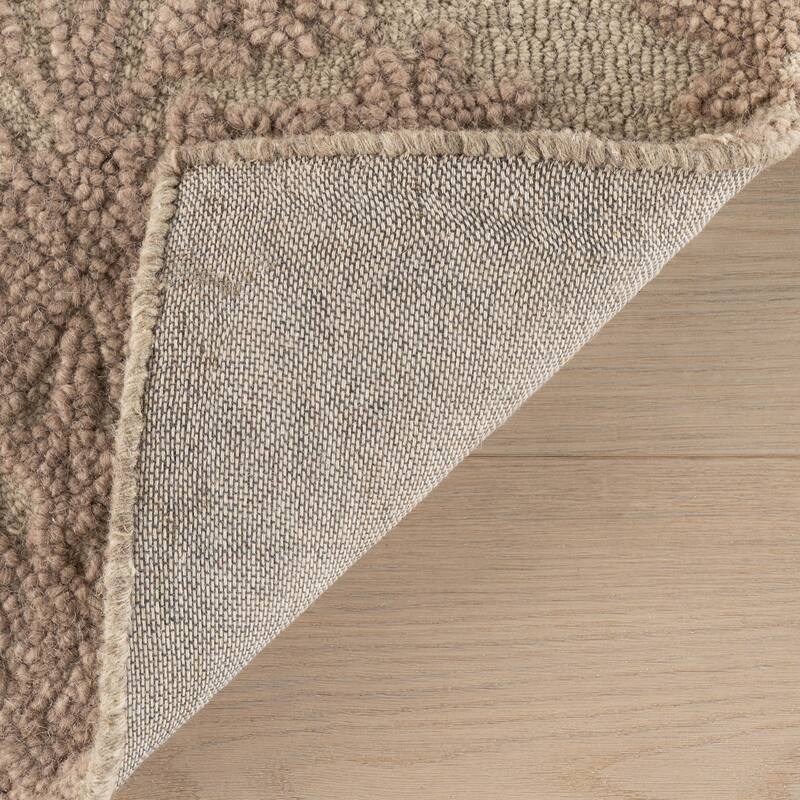 Nuloom Thalena Transitional Floral and Paisley Rug